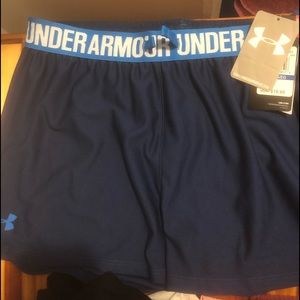 Under Armour Bottoms - NWT Youth XLarge Under Armour Shorts Under Armour Bottoms - NWT Youth XLarge Under Armour Shorts